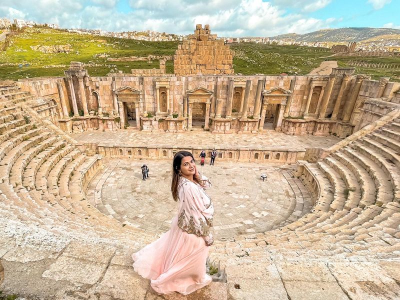 Siq Canyon entrance to Petra on the 10-Day Jordan and Dubai Tour